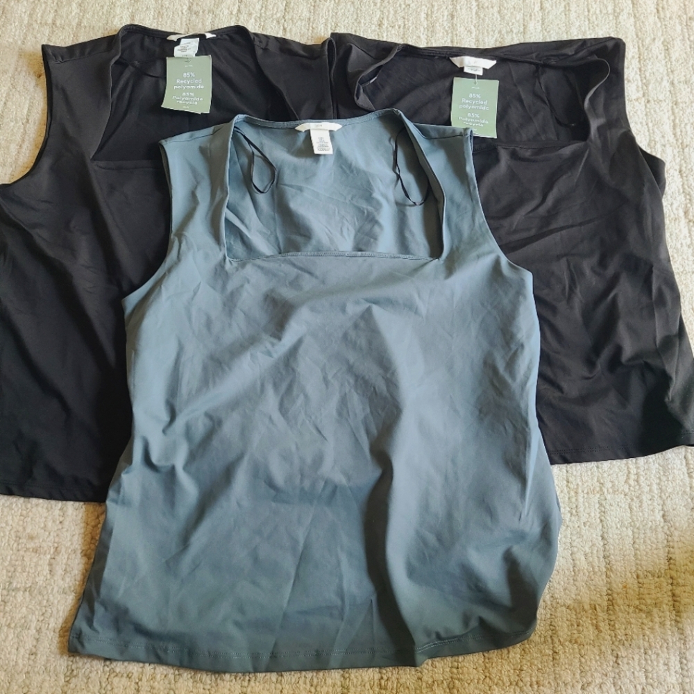Bundle New Women's Sleeveless Tops - Black and Gray Large Tank Top